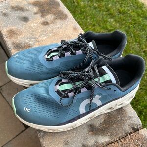 Men’s ON running sneakers size 12